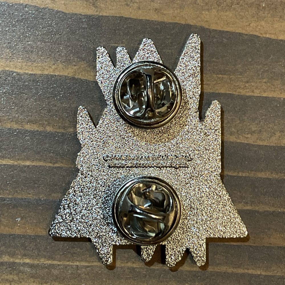 NWOT Def Leppard Rock Brigade 2019 Tour Pin - Picture 3 of 4